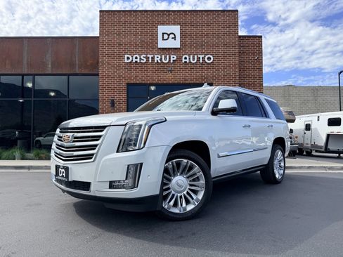 Used 2017 Cadillac Escalade Platinum AWD/4WD image 1