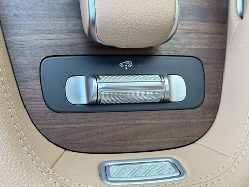 New 2026 Mercedes-Benz GLS 450 4MATIC image 35