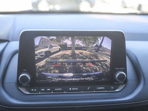 Used 2023 Nissan Rogue SV FWD image 22