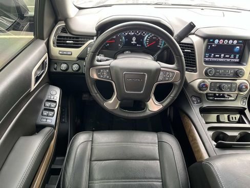 Used 2018 GMC Yukon Denali w/ Denali Ultimate Package image 12