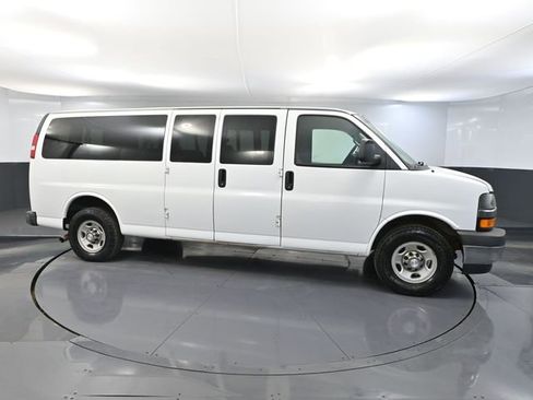 Used 2017 Chevrolet Express 3500 LT w/ LT Preferred Equipment Group RWD image 3