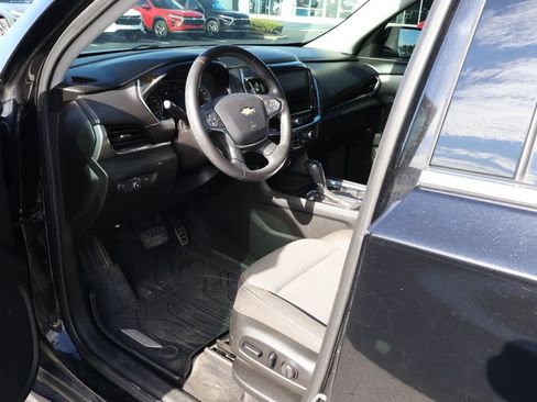 Used 2020 Chevrolet Traverse LT FWD image 9