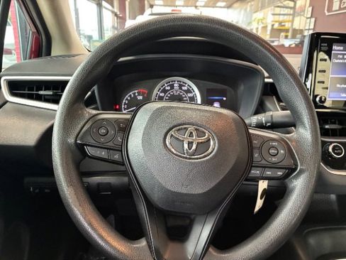 Used 2022 Toyota Corolla LE image 15