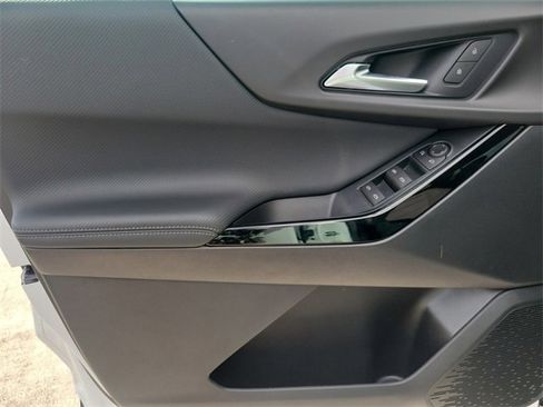 New 2026 Chevrolet Equinox LT image 9