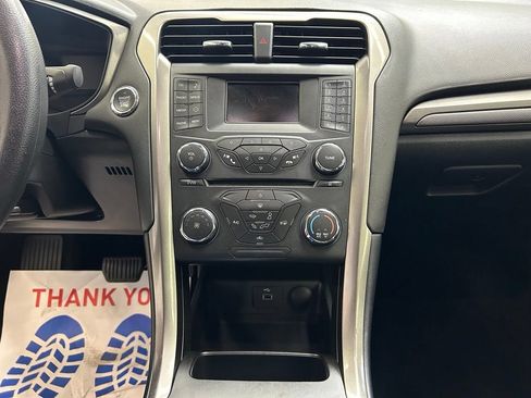 Used 2018 Ford Fusion SE FWD image 25