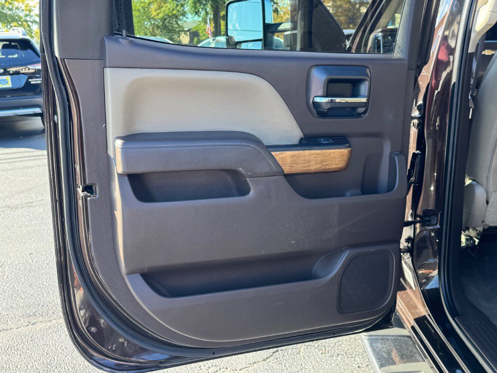 Used 2018 Chevrolet Silverado 2500 LTZ w/ LTZ Plus Package AWD/4WD image 15