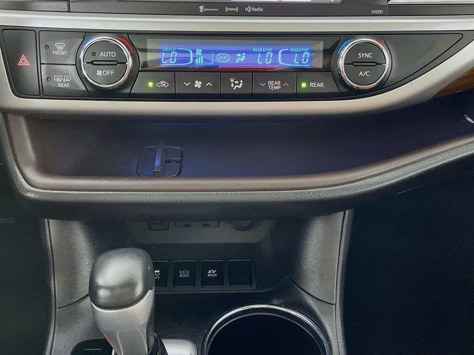 Used 2019 Toyota Highlander Limited Platinum AWD/4WD image 18