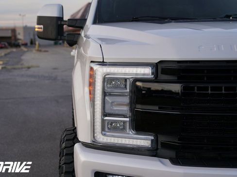 Used 2017 Ford F350 Platinum w/ Platinum Ultimate Package image 4