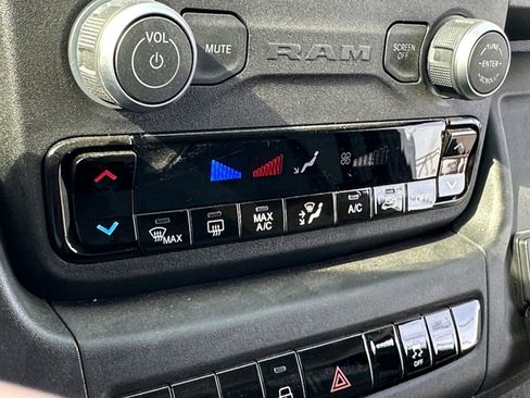 Used 2025 RAM ProMaster 2500 w/ Convenience Group image 26