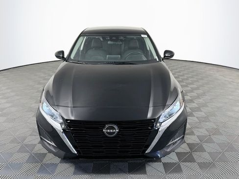 Used 2023 Nissan Altima 2.5 SV FWD image 2