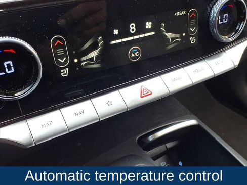 Used 2025 Genesis GV70 2.5T image 5