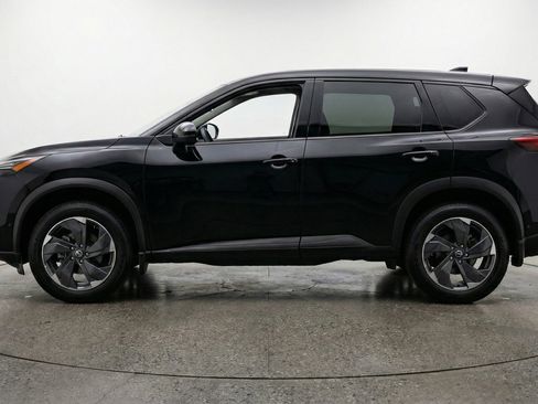 Used 2025 Nissan Rogue SV image 5