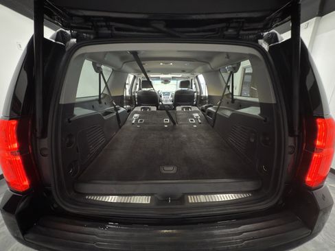 Used 2019 Chevrolet Suburban LT image 30