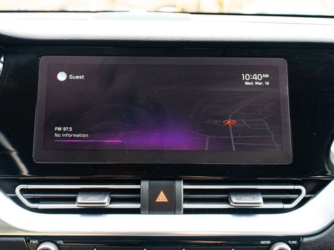 Used 2022 Kia Niro EX Premium w/ Cold Weather Package image 16