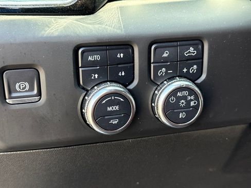 Used 2024 GMC Sierra 2500 Denali Ultimate AWD/4WD image 7