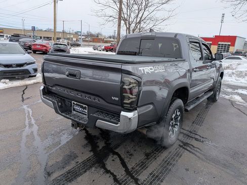 Used 2021 Toyota Tacoma TRD Off-Road image 7