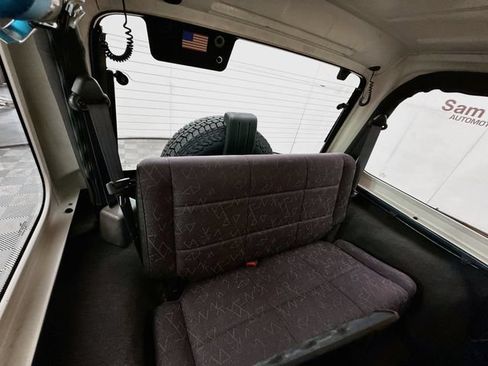 Used 2002 Jeep Wrangler SE AWD/4WD image 24
