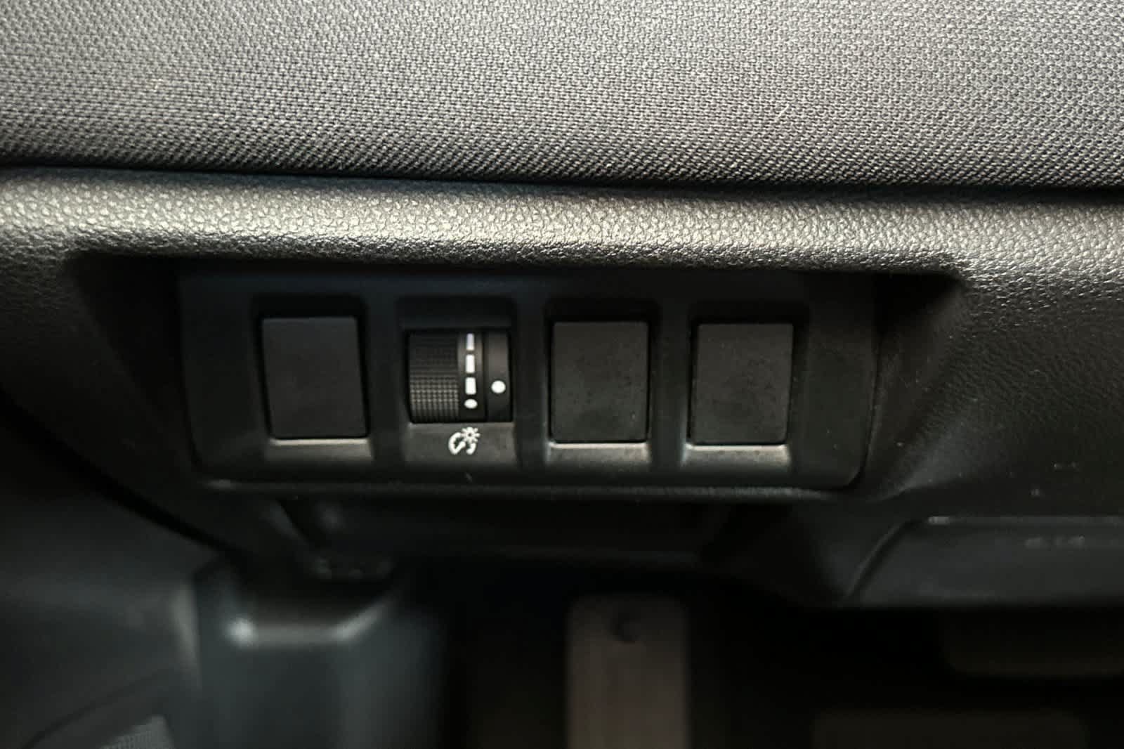 Used 2025 Subaru Outback Premium w/ Popular Package #1 AWD/4WD image 27