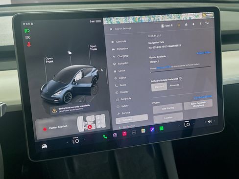 Used 2025 Tesla Model Y Long Range AWD/4WD image 34