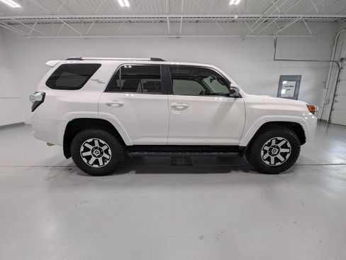 Used 2018 Toyota 4Runner TRD Off-Road Premium AWD/4WD image 7
