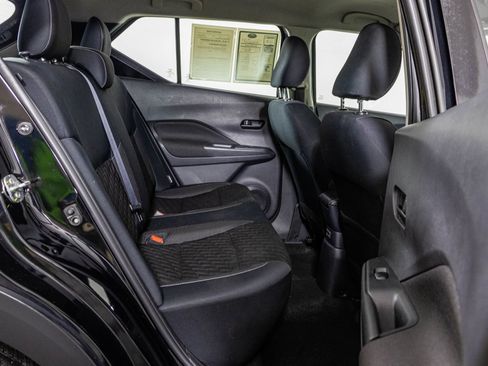 Used 2022 Nissan Kicks S FWD image 40