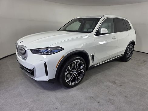 Used 2026 BMW X5 sDrive40i image 8