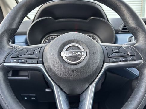Used 2025 Nissan Versa SV FWD image 25
