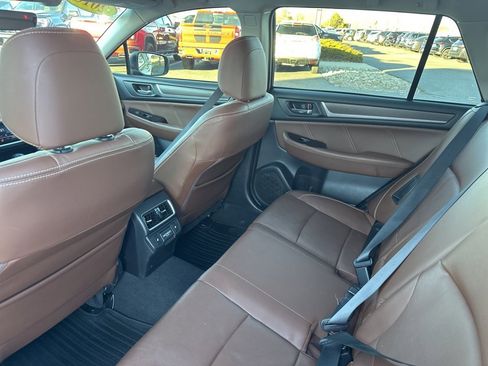 Used 2018 Subaru Outback 3.6R Touring w/ Popular Package #3 image 21
