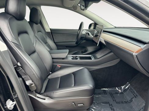 Used 2022 Tesla Model Y Performance image 10