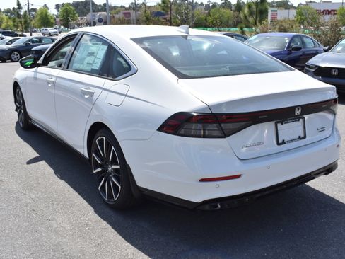 New 2026 Honda Accord Touring image 7