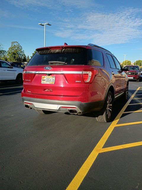 Used 2016 Ford Explorer Platinum AWD/4WD image 2