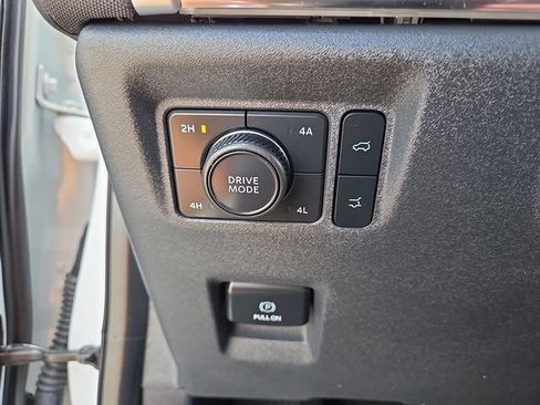 Used 2025 Ford Expedition Platinum AWD/4WD image 30