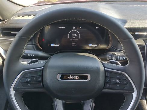 Used 2024 Jeep Grand Cherokee L Limited w/ Black Appearance Package image 33