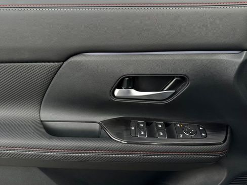 New 2026 Nissan Kicks SR w/ Cold Weather Package image 9