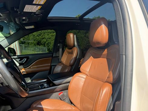 Used 2021 Lincoln Aviator Reserve w/ Equipment Group 208A AWD/4WD image 12