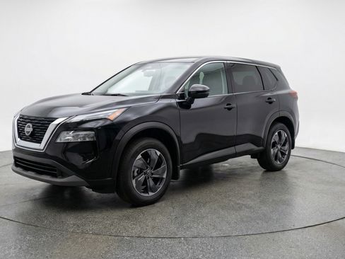 Used 2025 Nissan Rogue SV AWD/4WD image 3