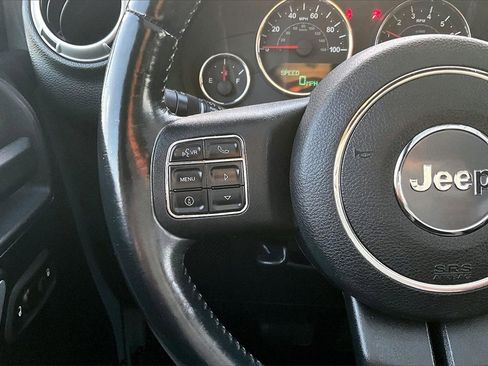 Used 2014 Jeep Wrangler Unlimited Sahara w/ Connectivity Group image 17