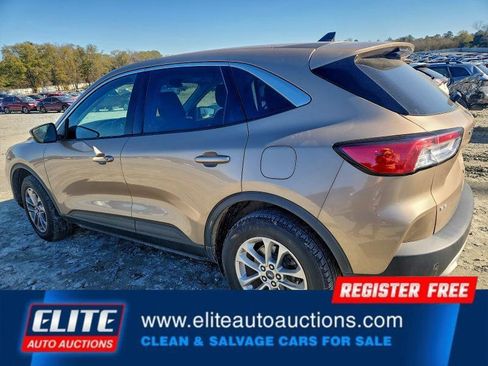 Used 2021 Ford Escape SE image 3