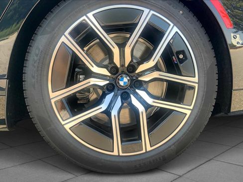 Used 2026 BMW i7 eDrive50 w/ Executive Package image 11