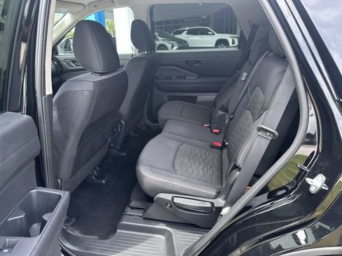 Used 2025 Nissan Pathfinder SV FWD image 27