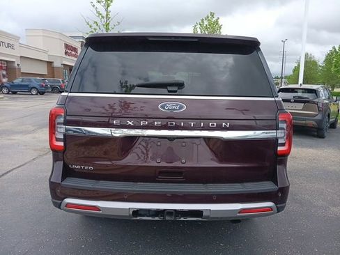 Used 2023 Ford Expedition Limited AWD/4WD image 3