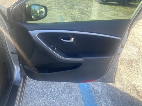 Used 2013 Hyundai Elantra GT w/ Touch & Go Pkg image 12