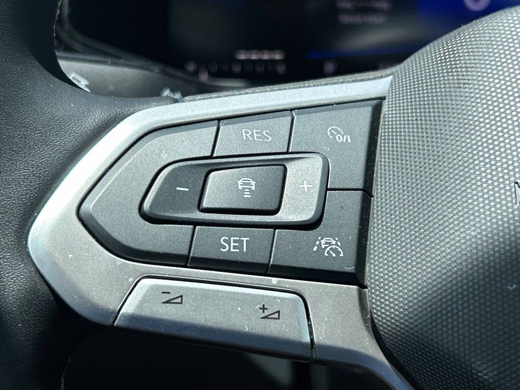 Certified 2025 Volkswagen Taos S FWD image 25