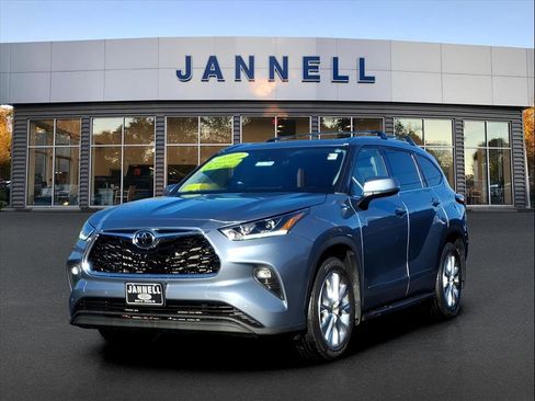 Used 2022 Toyota Highlander Limited image 1