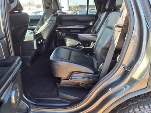 Used 2021 Ford Expedition XLT image 19