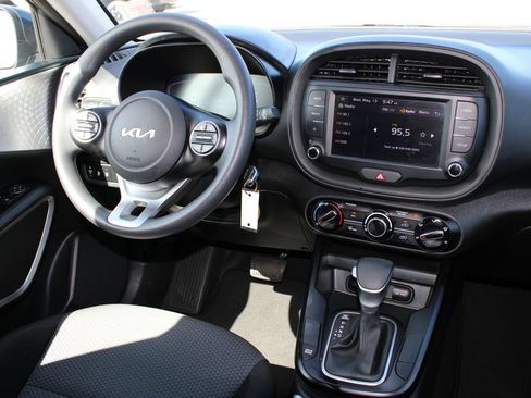 Used 2024 Kia Soul LX w/ Option Group 015 FWD image 8