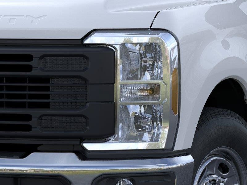 New 2026 Ford F250 XL w/ XL Chrome Package RWD image 18