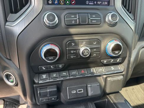 Used 2022 GMC Sierra 2500 Denali w/ Denali Ultimate Package image 18