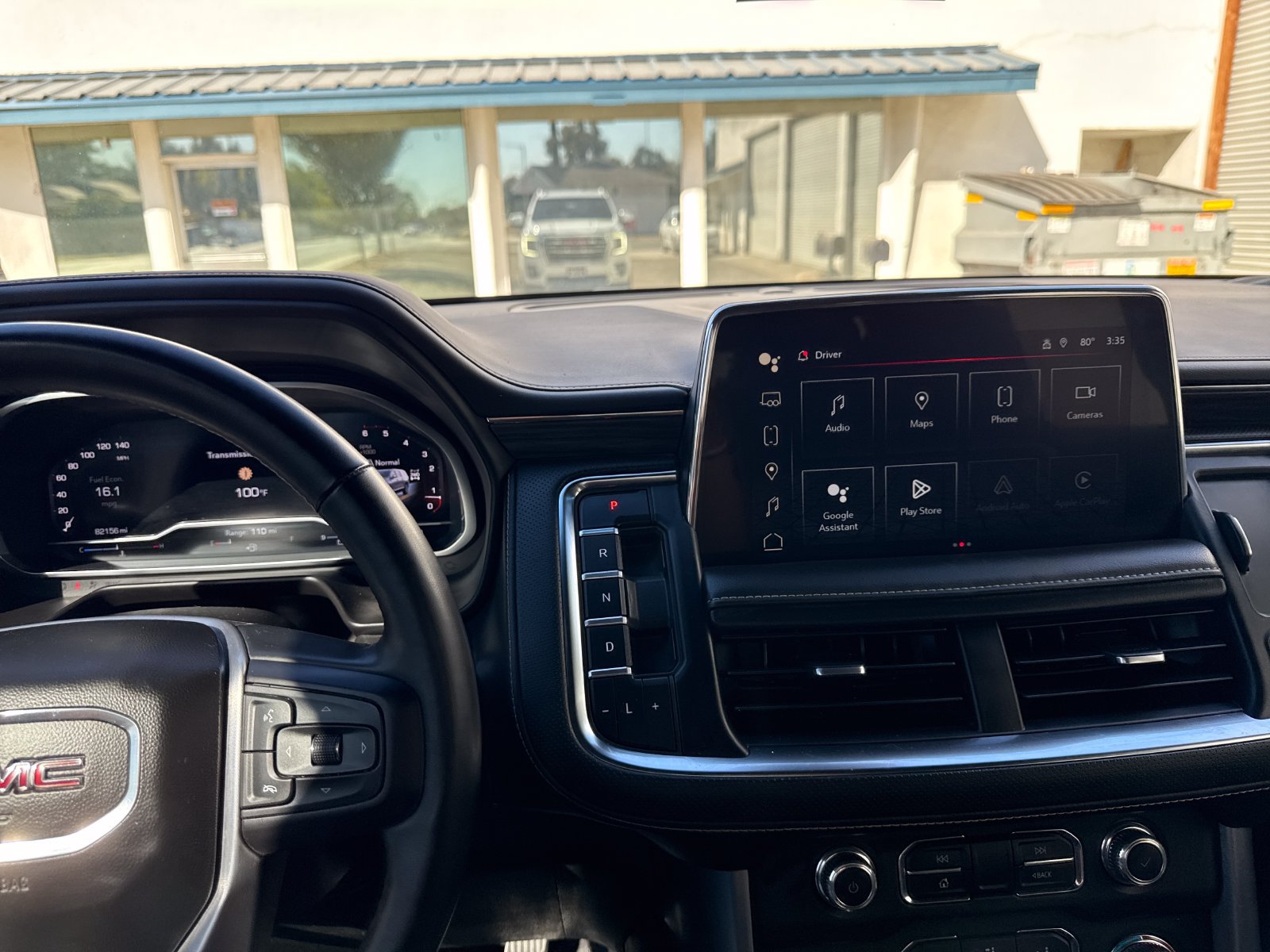 Used 2023 GMC Yukon SLT w/ SLT Luxury Package AWD/4WD image 17