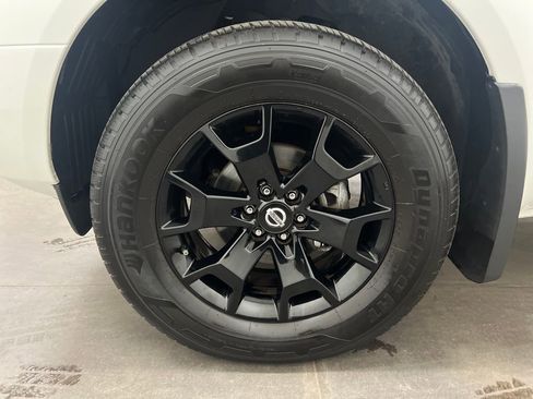 Used 2020 Nissan Frontier PRO-4X w/ Pro-4x Utility Package AWD/4WD image 30